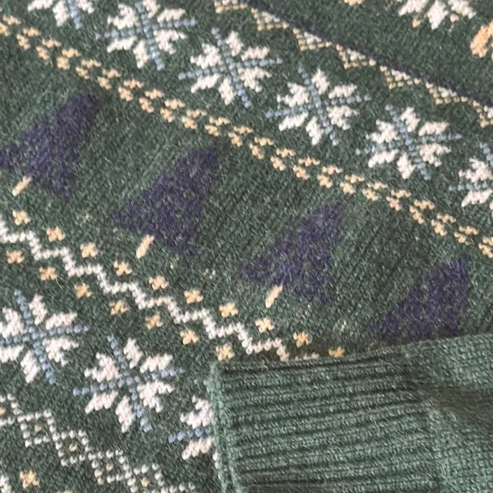 Crown & Ivy Green and White Crewneck Sweater
